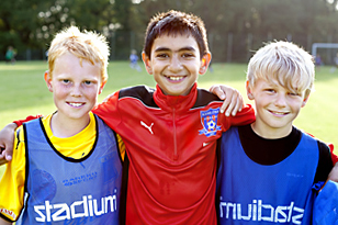 Kakor och knäcke tog laget till Gothia Cup